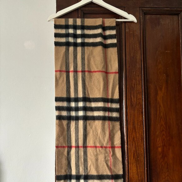 Classic Burberry Scarf - Picture 2 of 4
